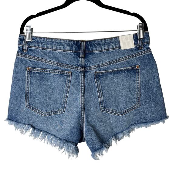 Zara Women's Jean Shorts Size 8 Cut Off Distressed Denim High Rise Medium Wash - Picture 3 of 5